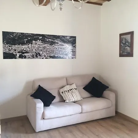 La Casa Della Nonna Marsilia * Gubbio